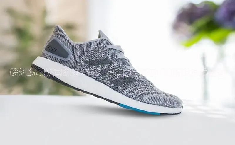 始祖鸟女款运动鞋2025：复古美学与现代潮流的完美融合