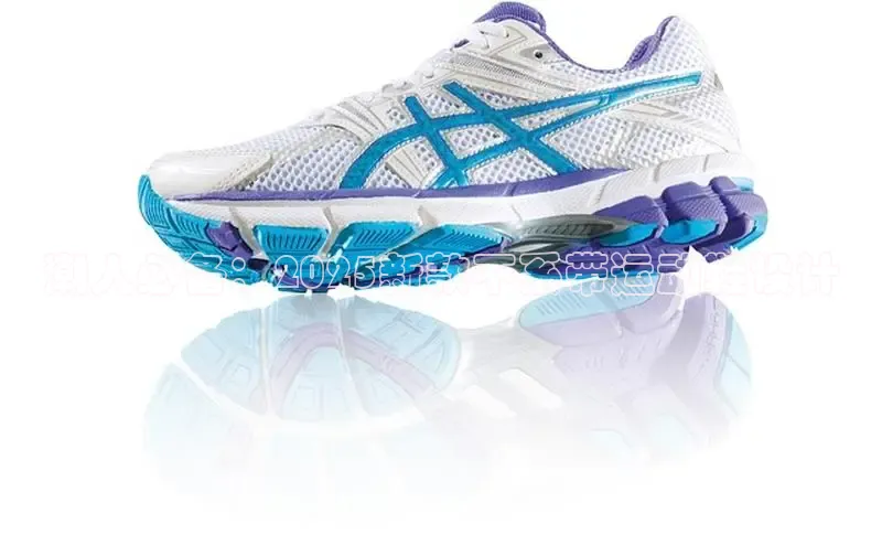 潮人必备：2025新款不系带运动鞋设计